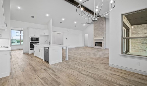 209 Coalson Crossing, Azle, TX 76020, 5 Bedrooms Bedrooms, ,3 BathroomsBathrooms,Residential,For Sale,209 Coalson Crossing,20724941