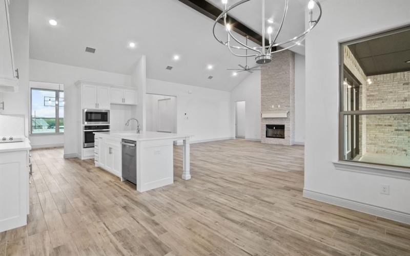 209 Coalson Crossing, Azle, TX 76020, 5 Bedrooms Bedrooms, ,3 BathroomsBathrooms,Residential,For Sale,209 Coalson Crossing,20724941