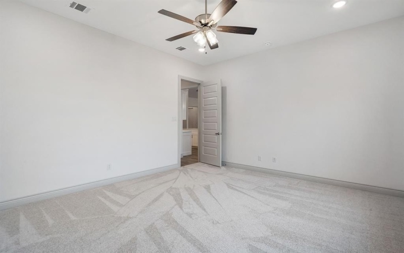 209 Coalson Crossing, Azle, TX 76020, 5 Bedrooms Bedrooms, ,3 BathroomsBathrooms,Residential,For Sale,209 Coalson Crossing,20724941