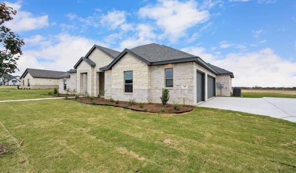 209 Coalson Crossing, Azle, TX 76020, 5 Bedrooms Bedrooms, ,3 BathroomsBathrooms,Residential,For Sale,209 Coalson Crossing,20724941