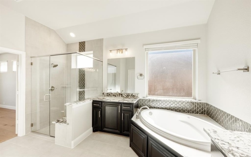 914 S Bluebird Lane, Midlothian, TX 76065, 4 Habitaciones Habitaciones , ,3 BañosBaños,Residential,En Venta,914 S Bluebird Lane,20726464