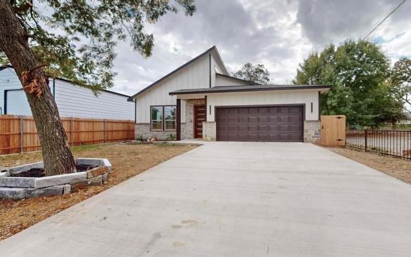 4316 Penrod Avenue, Cockrell Hill, TX 75211, 3 Bedrooms Bedrooms, ,2 BathroomsBathrooms,Residential,For Sale,4316 Penrod Avenue,20748299