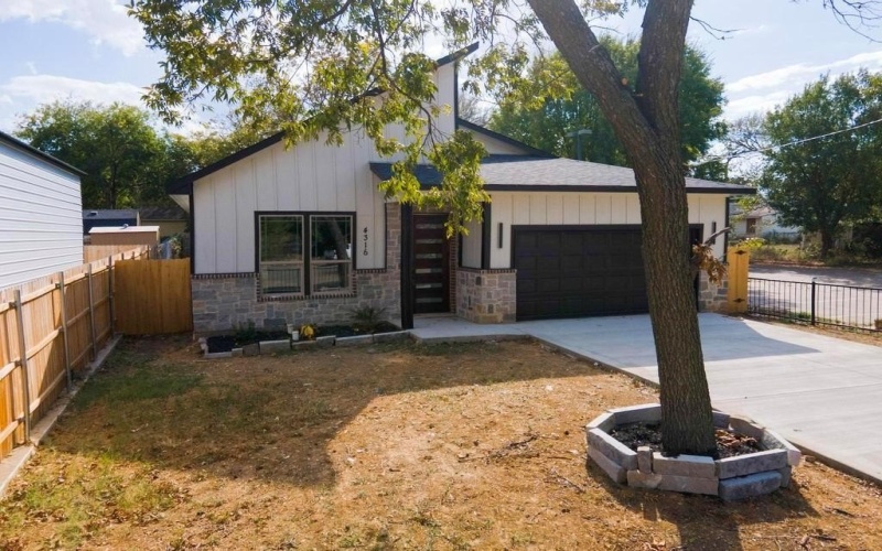 4316 Penrod Avenue, Cockrell Hill, TX 75211, 3 Bedrooms Bedrooms, ,2 BathroomsBathrooms,Residential,For Sale,4316 Penrod Avenue,20748299