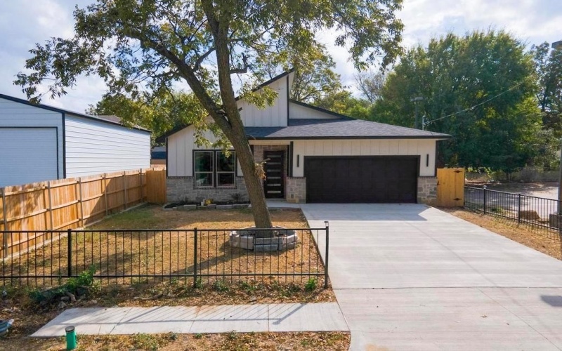 4316 Penrod Avenue, Cockrell Hill, TX 75211, 3 Bedrooms Bedrooms, ,2 BathroomsBathrooms,Residential,For Sale,4316 Penrod Avenue,20748299