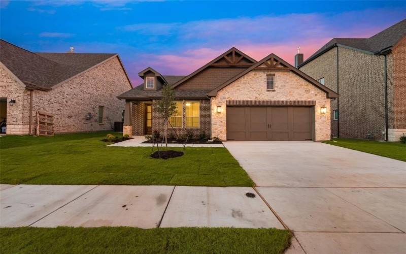 15116 Devonne Drive, Aledo, TX 76008, 3 Bedrooms Bedrooms, ,2 BathroomsBathrooms,Residential,For Sale,15116 Devonne Drive,20737205