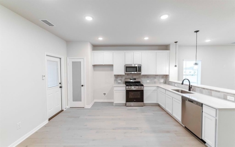 2408 Hollyhill Way, Sherman, TX 75092, 3 Bedrooms Bedrooms, ,2 BathroomsBathrooms,Residential,For Sale,2408 Hollyhill Way,20737259