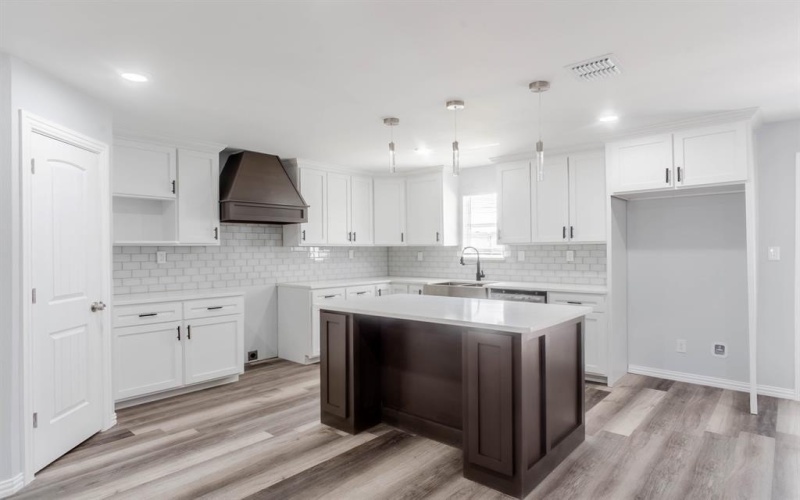 3719 Washington Trail, Granbury, TX 76048, 4 Bedrooms Bedrooms, ,2 BathroomsBathrooms,Residential,For Sale,3719 Washington Trail,20737327