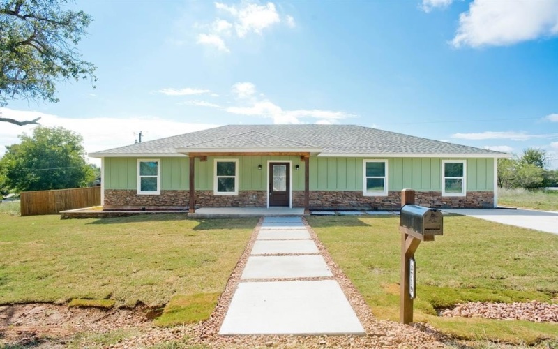 3719 Washington Trail, Granbury, TX 76048, 4 Bedrooms Bedrooms, ,2 BathroomsBathrooms,Residential,For Sale,3719 Washington Trail,20737327