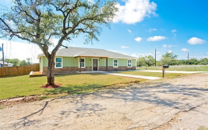 3719 Washington Trail, Granbury, TX 76048, 4 Bedrooms Bedrooms, ,2 BathroomsBathrooms,Residential,For Sale,3719 Washington Trail,20737327