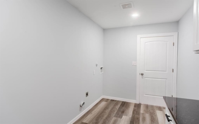 3719 Washington Trail, Granbury, TX 76048, 4 Bedrooms Bedrooms, ,2 BathroomsBathrooms,Residential,For Sale,3719 Washington Trail,20737327