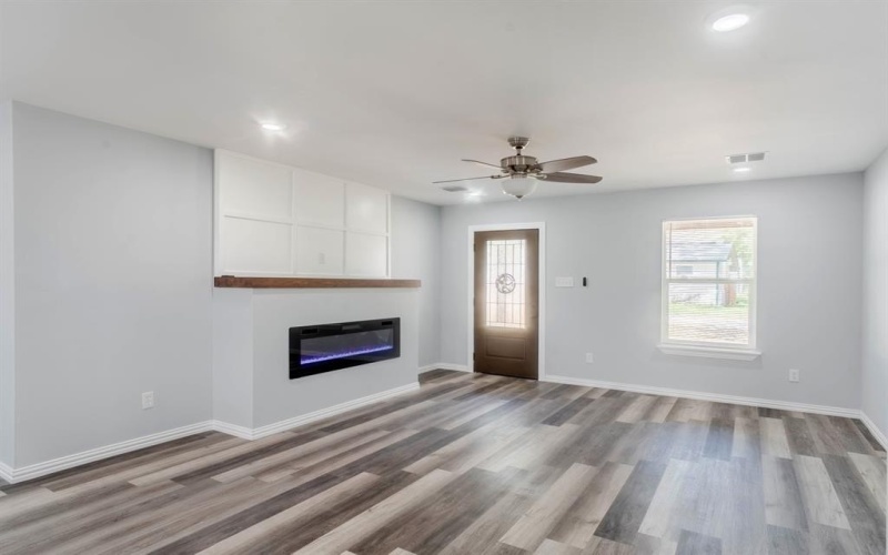 3719 Washington Trail, Granbury, TX 76048, 4 Bedrooms Bedrooms, ,2 BathroomsBathrooms,Residential,For Sale,3719 Washington Trail,20737327