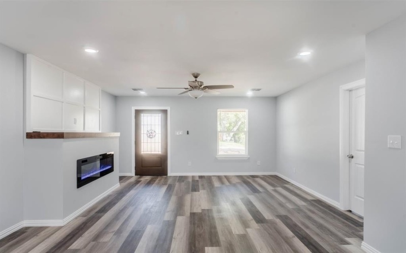 3719 Washington Trail, Granbury, TX 76048, 4 Bedrooms Bedrooms, ,2 BathroomsBathrooms,Residential,For Sale,3719 Washington Trail,20737327