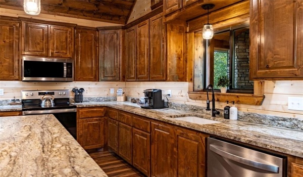 772 Hickory Post Road, Broken Bow, OK 74728, 2 Bedrooms Bedrooms, ,2 BathroomsBathrooms,Residential,For Sale,772 Hickory Post Road,20737724