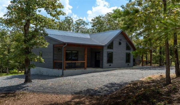 772 Hickory Post Road, Broken Bow, OK 74728, 2 Bedrooms Bedrooms, ,2 BathroomsBathrooms,Residential,For Sale,772 Hickory Post Road,20737724