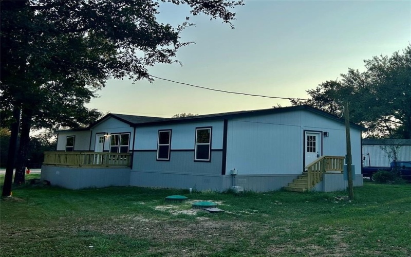 716 S Sky Court, Granbury, TX 76049, 3 Bedrooms Bedrooms, ,2 BathroomsBathrooms,Residential,For Sale,716 S Sky Court,20749079