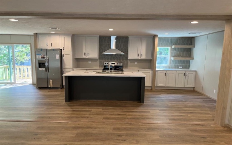 716 S Sky Court, Granbury, TX 76049, 3 Bedrooms Bedrooms, ,2 BathroomsBathrooms,Residential,For Sale,716 S Sky Court,20749079