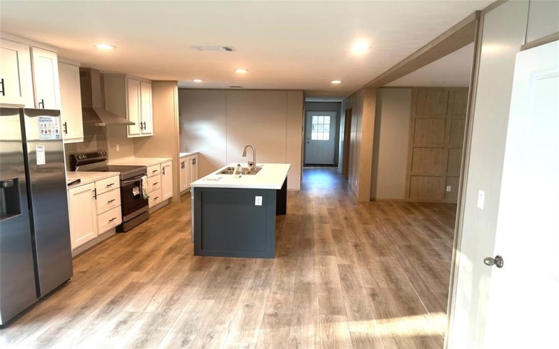 716 S Sky Court, Granbury, TX 76049, 3 Bedrooms Bedrooms, ,2 BathroomsBathrooms,Residential,For Sale,716 S Sky Court,20749079