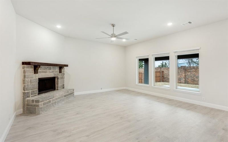 1013 Fairhaven Drive, Midlothian, TX 76065, 3 Habitaciones Habitaciones , ,2 BañosBaños,Residential,En Venta,1013 Fairhaven Drive,20749433