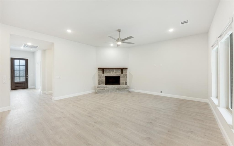 1013 Fairhaven Drive, Midlothian, TX 76065, 3 Habitaciones Habitaciones , ,2 BañosBaños,Residential,En Venta,1013 Fairhaven Drive,20749433