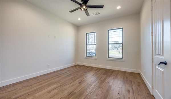 1802 S Hyde Park Avenue, Denison, TX 75020, 4 Bedrooms Bedrooms, ,2 BathroomsBathrooms,Residential,For Sale,1802 S Hyde Park Avenue,20749631