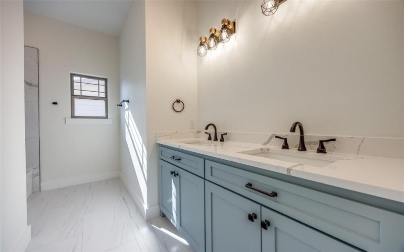 1802 S Hyde Park Avenue, Denison, TX 75020, 4 Bedrooms Bedrooms, ,2 BathroomsBathrooms,Residential,For Sale,1802 S Hyde Park Avenue,20749631