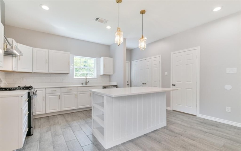 2070 Cool Mist Lane, Dallas, TX 75253, 3 Bedrooms Bedrooms, ,2 BathroomsBathrooms,Residential,For Sale,2070 Cool Mist Lane,20749950