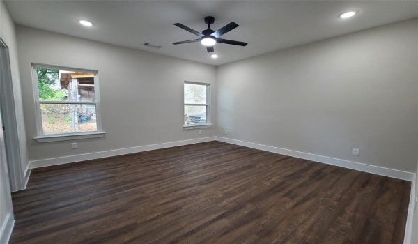 1710 W Parnell, Denison, TX 75020, 3 Bedrooms Bedrooms, ,2 BathroomsBathrooms,Residential,For Sale,1710 W Parnell,20749975