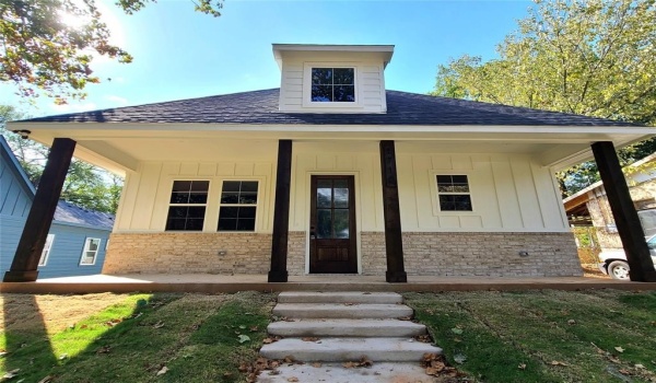 1710 W Parnell, Denison, TX 75020, 3 Bedrooms Bedrooms, ,2 BathroomsBathrooms,Residential,For Sale,1710 W Parnell,20749975