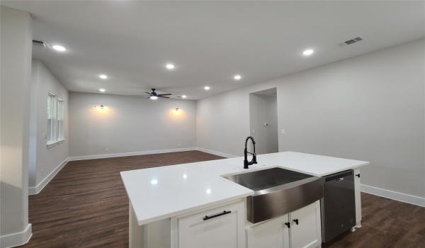 1710 W Parnell, Denison, TX 75020, 3 Bedrooms Bedrooms, ,2 BathroomsBathrooms,Residential,For Sale,1710 W Parnell,20749975