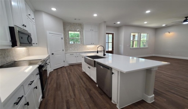 1710 W Parnell, Denison, TX 75020, 3 Bedrooms Bedrooms, ,2 BathroomsBathrooms,Residential,For Sale,1710 W Parnell,20749975
