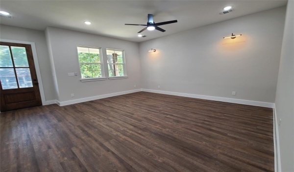 1710 W Parnell, Denison, TX 75020, 3 Bedrooms Bedrooms, ,2 BathroomsBathrooms,Residential,For Sale,1710 W Parnell,20749975
