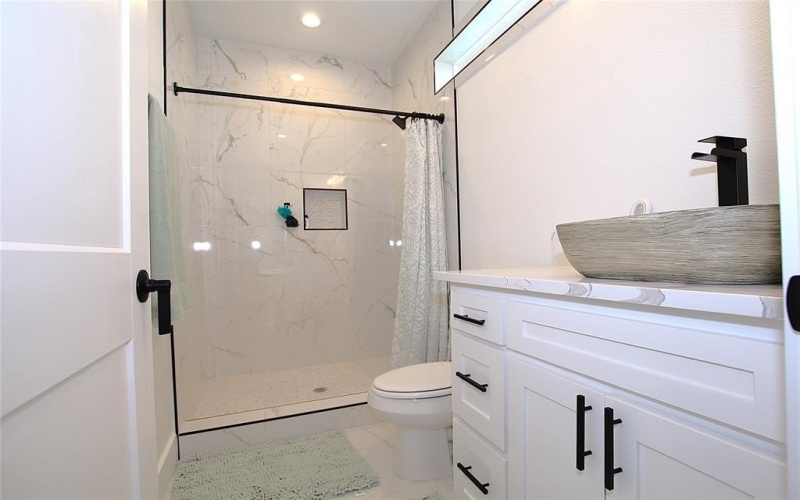 6800 FM 3383, Corsicana, TX 75110, 9 Bedrooms Bedrooms, ,7 BathroomsBathrooms,Residential,For Sale,6800 FM 3383,20738900