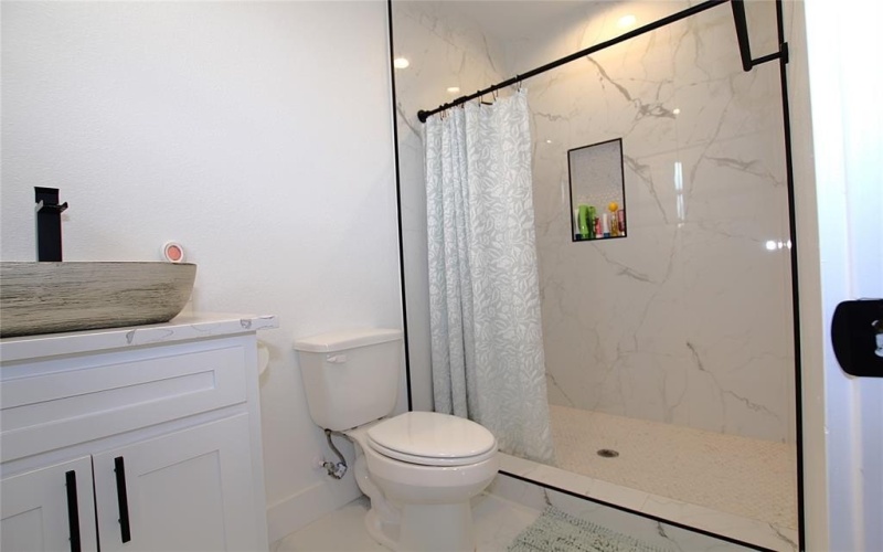 6800 FM 3383, Corsicana, TX 75110, 9 Bedrooms Bedrooms, ,7 BathroomsBathrooms,Residential,For Sale,6800 FM 3383,20738900