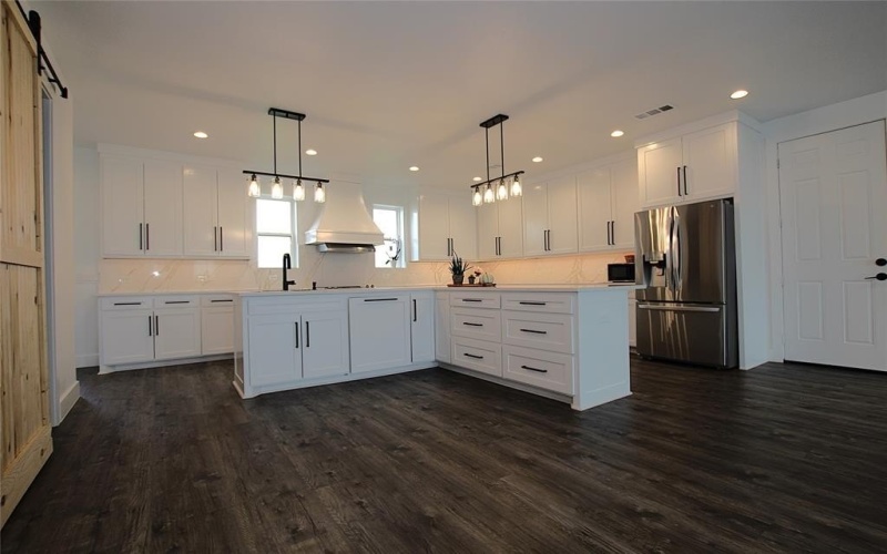 6800 FM 3383, Corsicana, TX 75110, 9 Bedrooms Bedrooms, ,7 BathroomsBathrooms,Residential,For Sale,6800 FM 3383,20738900