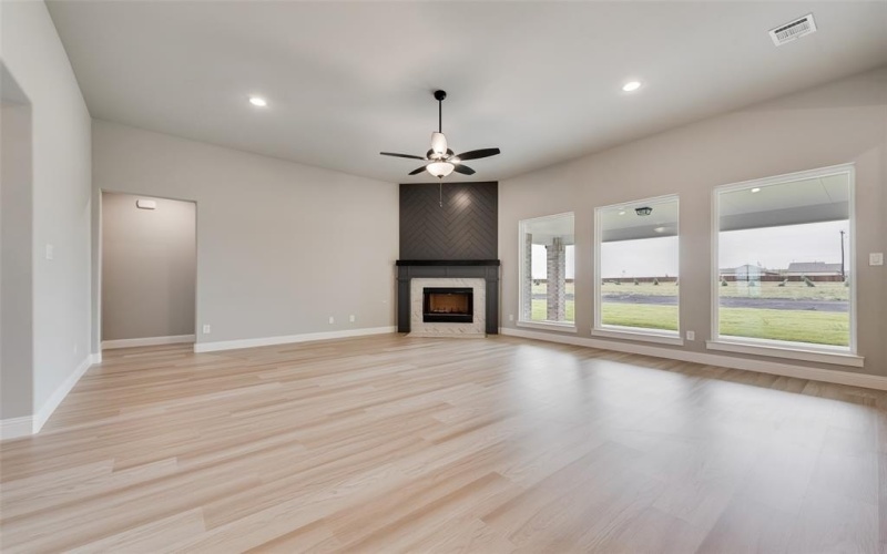 1125 Barrix Drive, Forney, TX 75126, 4 Bedrooms Bedrooms, ,3 BathroomsBathrooms,Residential,For Sale,1125 Barrix Drive,20739983