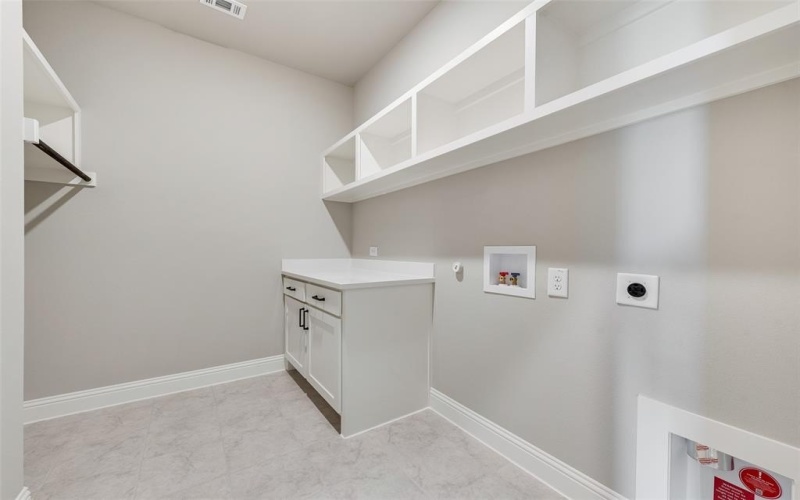 1125 Barrix Drive, Forney, TX 75126, 4 Bedrooms Bedrooms, ,3 BathroomsBathrooms,Residential,For Sale,1125 Barrix Drive,20739983