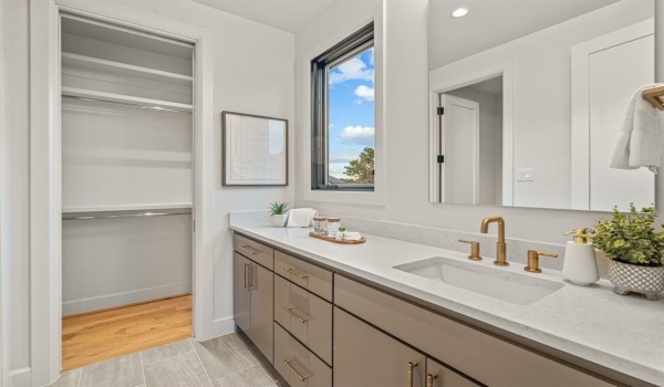 310 Shady Oaks Drive, Southlake, TX 76092, 6 Bedrooms Bedrooms, ,9 BathroomsBathrooms,Residential,For Sale,310 Shady Oaks Drive,20740283