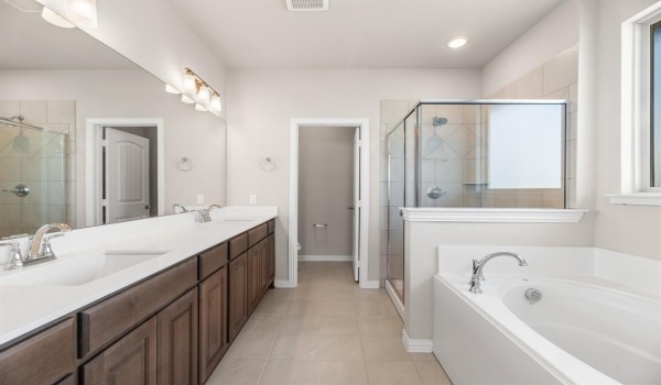 2609 Witness Tree Road, Oak Ridge, TX 75161, 4 Habitaciones Habitaciones , ,2 BañosBaños,Residential,En Venta,2609 Witness Tree Road,20740511