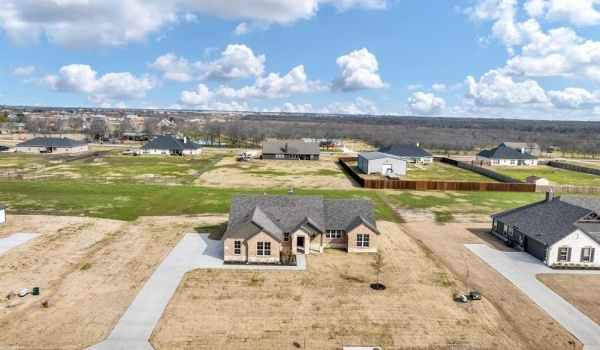 2615 Witness Tree Road, Oak Ridge, TX 75161, 3 Habitaciones Habitaciones , ,2 BañosBaños,Residential,En Venta,2615 Witness Tree Road,20740538