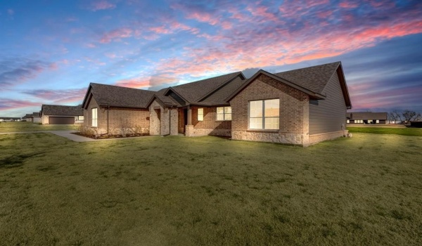 2615 Witness Tree Road, Oak Ridge, TX 75161, 3 Habitaciones Habitaciones , ,2 BañosBaños,Residential,En Venta,2615 Witness Tree Road,20740538