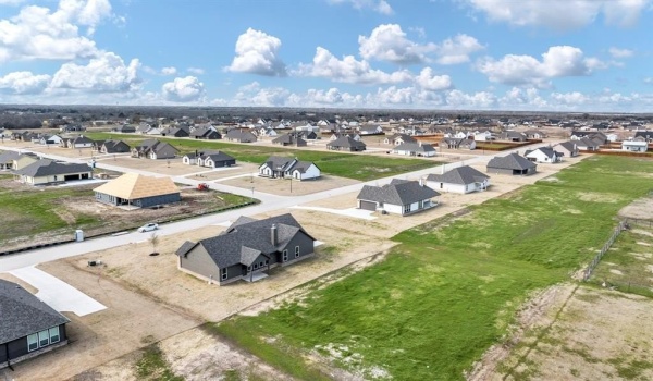 2615 Witness Tree Road, Oak Ridge, TX 75161, 3 Habitaciones Habitaciones , ,2 BañosBaños,Residential,En Venta,2615 Witness Tree Road,20740538
