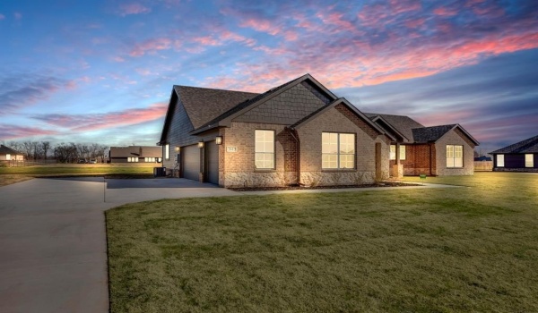 2615 Witness Tree Road, Oak Ridge, TX 75161, 3 Habitaciones Habitaciones , ,2 BañosBaños,Residential,En Venta,2615 Witness Tree Road,20740538