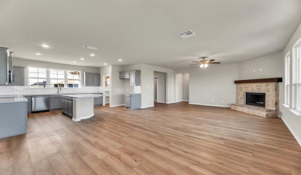 2615 Witness Tree Road, Oak Ridge, TX 75161, 3 Habitaciones Habitaciones , ,2 BañosBaños,Residential,En Venta,2615 Witness Tree Road,20740538