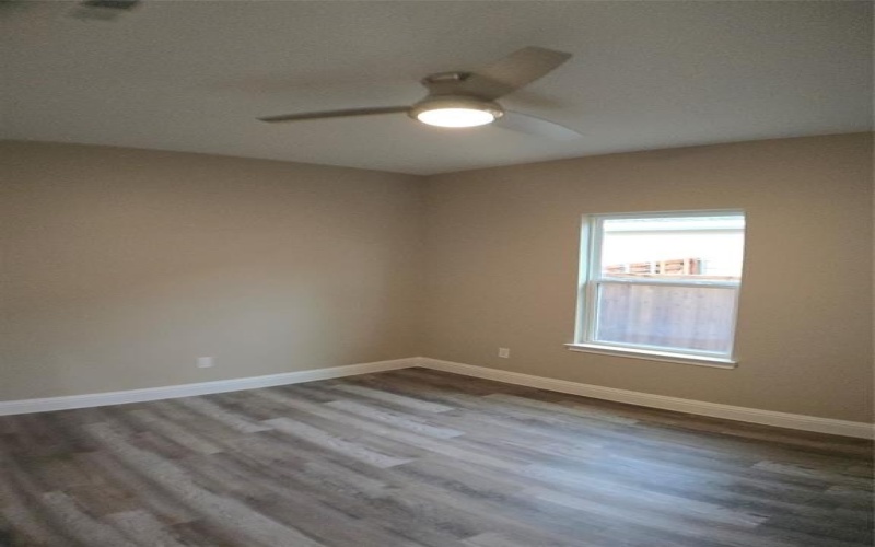1010 S Preston Street, Ennis, TX 75119, 3 Bedrooms Bedrooms, ,2 BathroomsBathrooms,Residential,For Sale,1010 S Preston Street,20740604