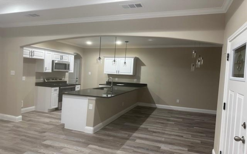 1010 S Preston Street, Ennis, TX 75119, 3 Bedrooms Bedrooms, ,2 BathroomsBathrooms,Residential,For Sale,1010 S Preston Street,20740604