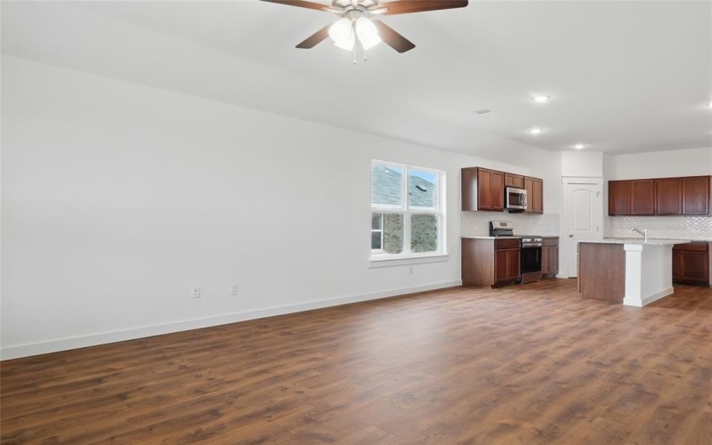 216 Mercy Street, Godley, TX 76044, 4 Habitaciones Habitaciones , ,2 BañosBaños,Residential,En Venta,216 Mercy Street,20740685