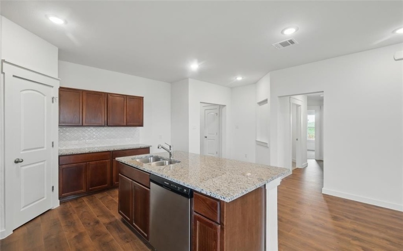 216 Mercy Street, Godley, TX 76044, 4 Habitaciones Habitaciones , ,2 BañosBaños,Residential,En Venta,216 Mercy Street,20740685