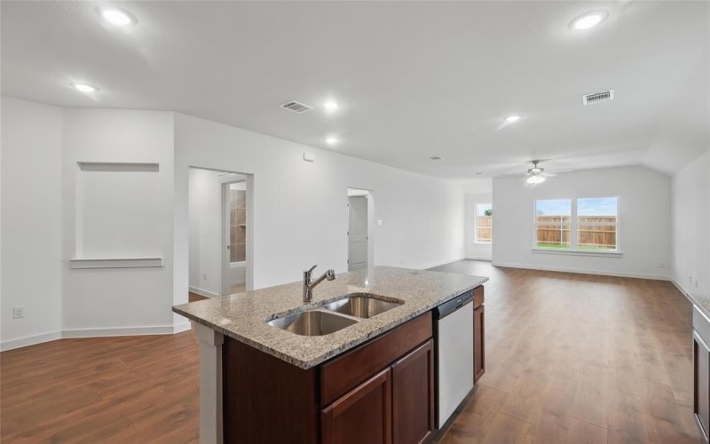 216 Mercy Street, Godley, TX 76044, 4 Habitaciones Habitaciones , ,2 BañosBaños,Residential,En Venta,216 Mercy Street,20740685