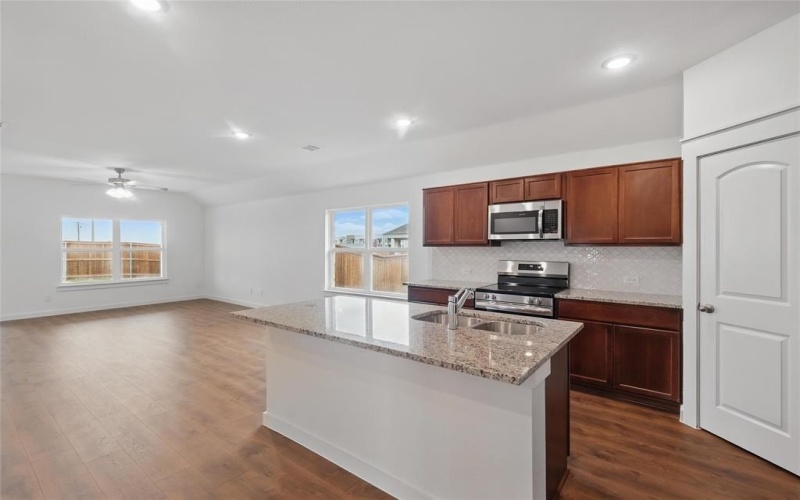 216 Mercy Street, Godley, TX 76044, 4 Habitaciones Habitaciones , ,2 BañosBaños,Residential,En Venta,216 Mercy Street,20740685