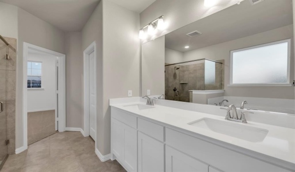 6 Louis Road, Sherman, TX 75090, 4 Bedrooms Bedrooms, ,3 BathroomsBathrooms,Residential,For Sale,6 Louis Road,20740966